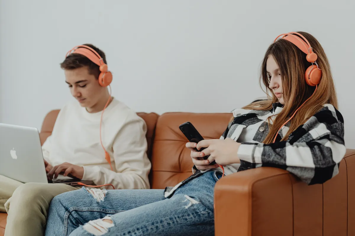 Jak leczyć uzależnienie od telefonu? Fonoholizm u dzieci i dorosłych